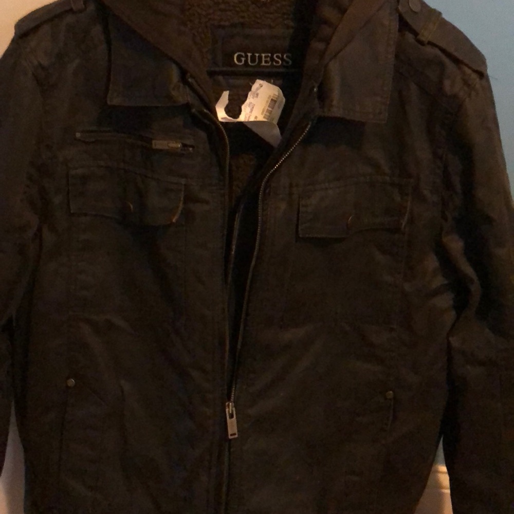 Guess - Picture 2 of 4